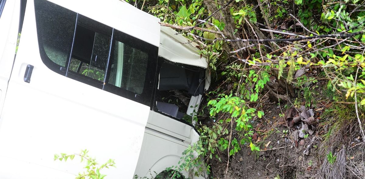 20 dead after bus plunges off cliff in Bolivia