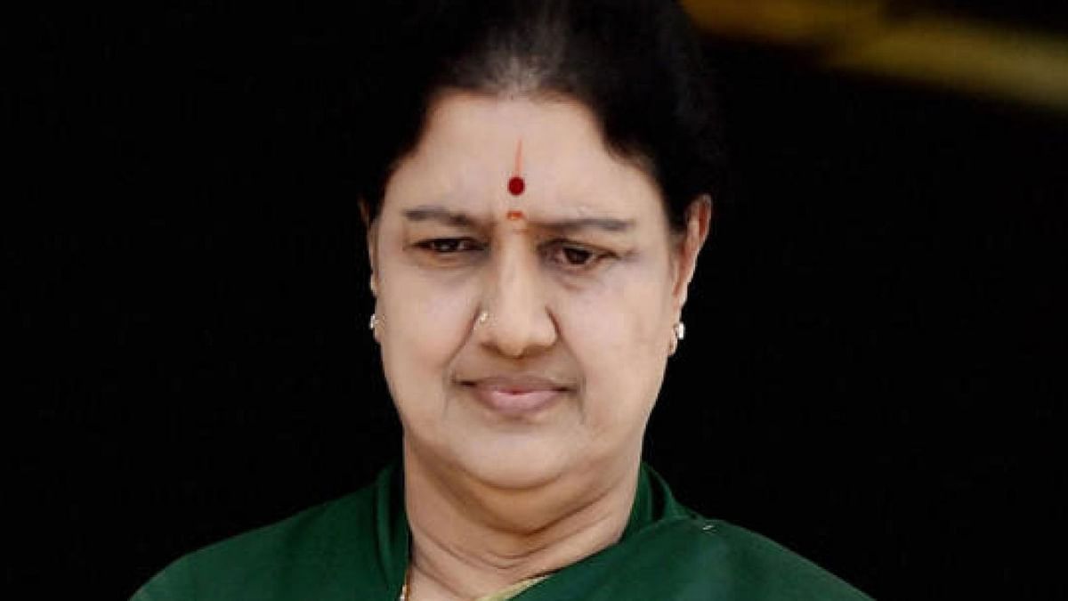 There is no place for Sasikala, Dhinakaran in party: AIADMK