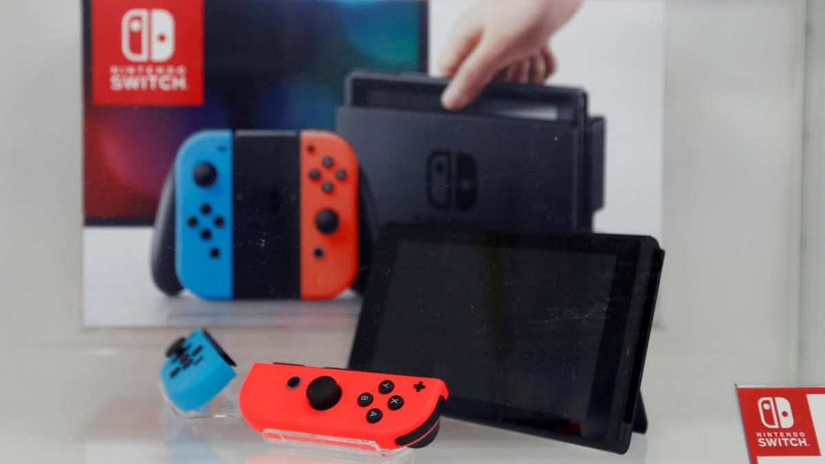 Nintendo plans Switch model with bigger Samsung OLED display