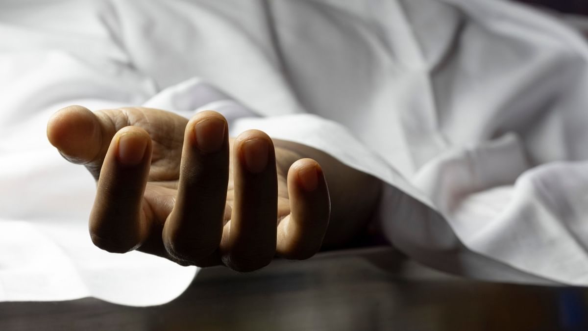 Labourer in Bengaluru falls to death from 10-feet stool