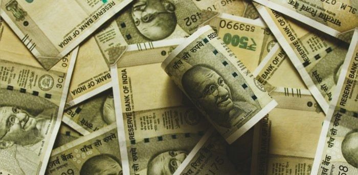 Govt pegs market borrowing at Rs 7.24 lakh cr for first half of FY22