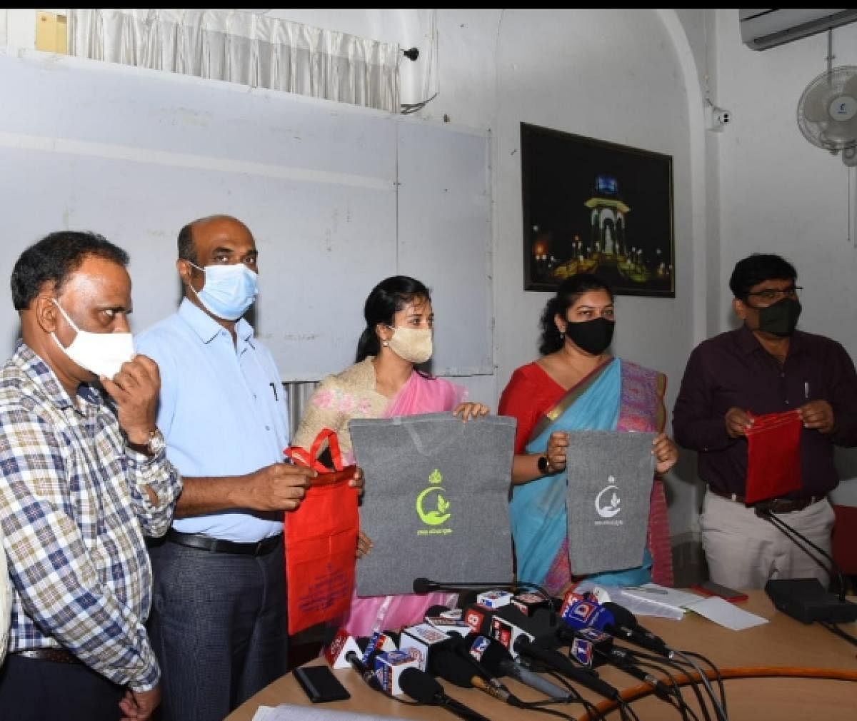 15 lakh cloth bags to be distributed: Mysuru DC