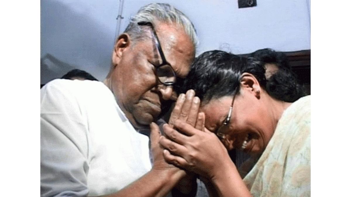 V S Achuthanandan's politically sensitive picture being used by Congress camps