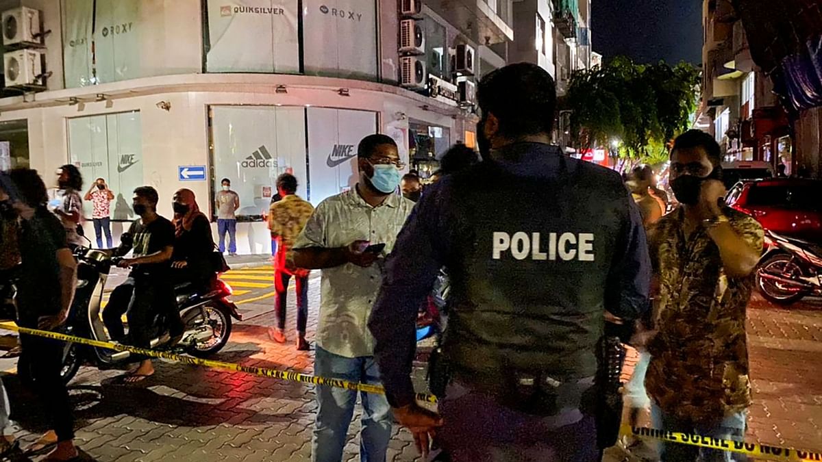 Maldives steps up hunt for suspects after bomb attack on ex-president