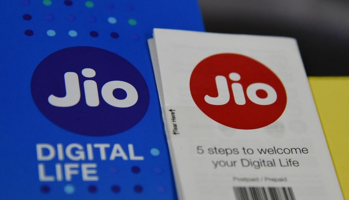 Reliance Jio offers free voice calls and more benefits amid pandemic