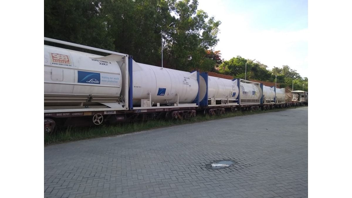 Ninth Oxygen Express carrying 120 tonne LMO reaches Bengaluru