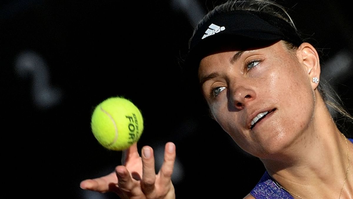 3-time major champ Kerber loses at French Open