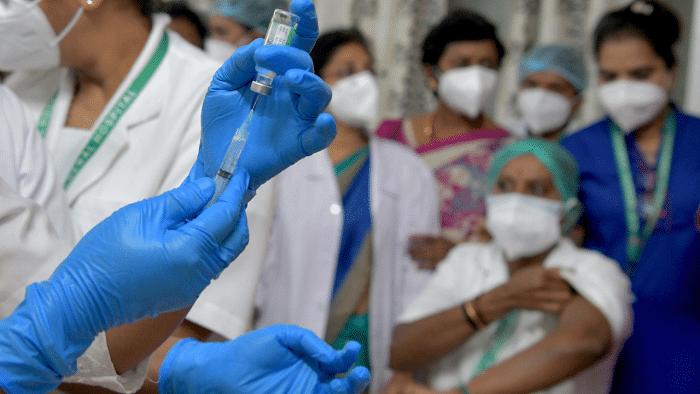 Centres asks states to expedite Covid-19 vaccine second-dose coverage among healthcare workers