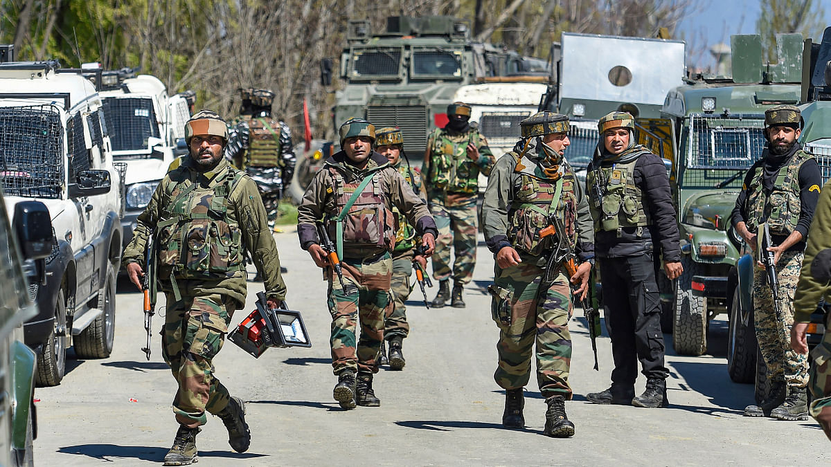 2 cops, as many civilians killed, 3 injured in Sopore militant attack