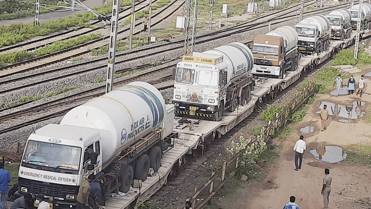 41st 'Oxygen Express' carrying 114 tonnes LMO reaches Bengaluru