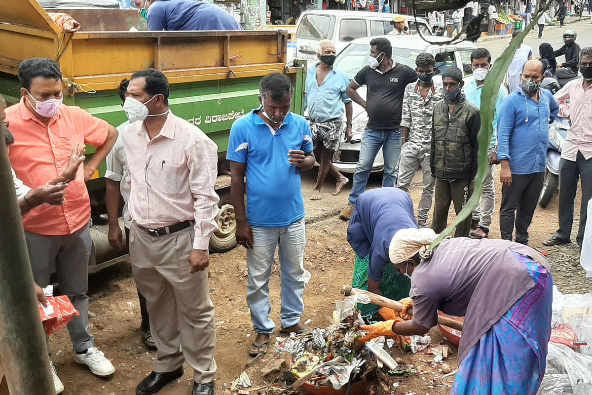 Traders fined for dumping garbage
