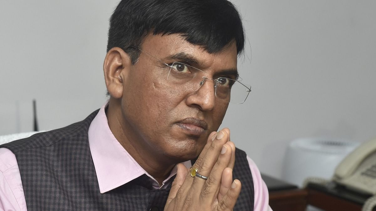 Govt planning to liberalise MDA policy to promote alternative fertilisers, says Mansukh Mandaviya