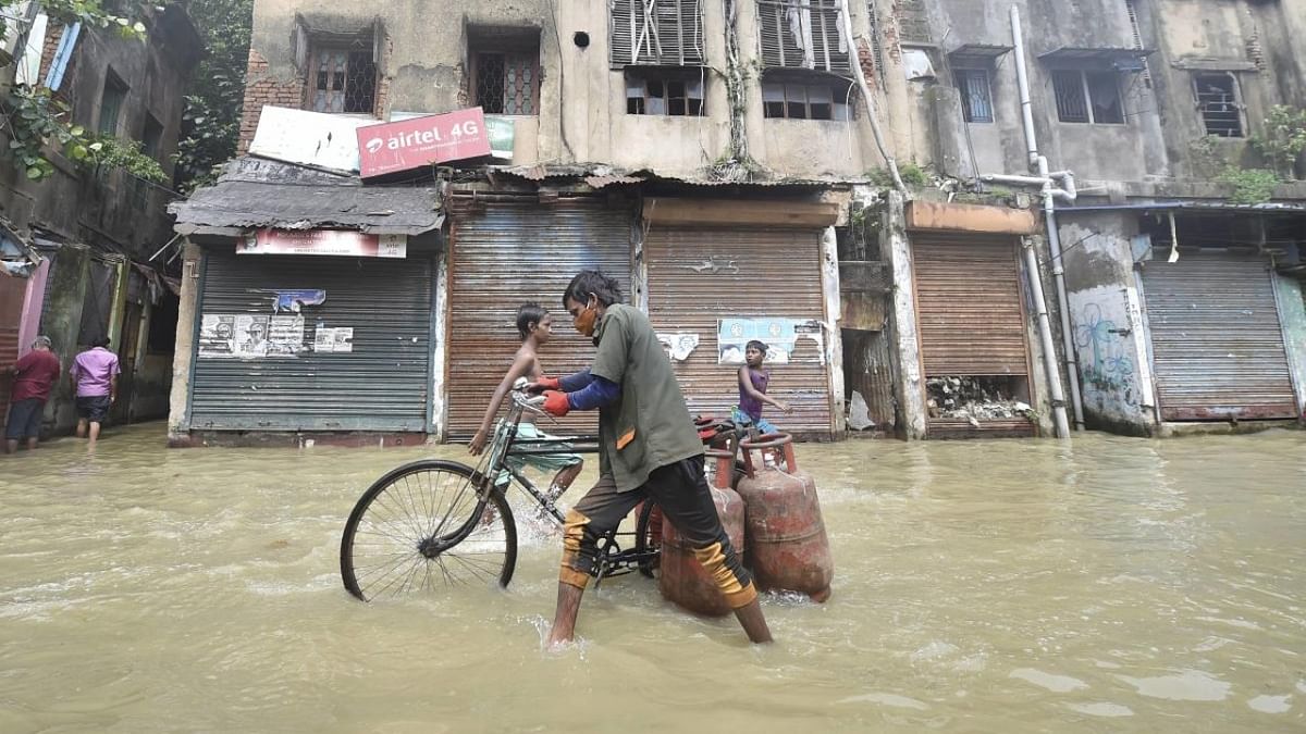 Ganga gobbles up Malda villages, many left homeless