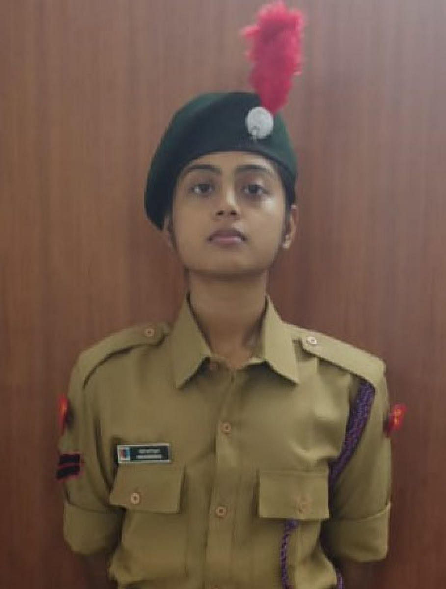 Image of Indian Girl Students In NCC Cadet Dress-AK300354-Picxy