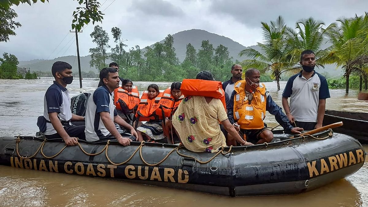 Flood situation in Karnataka still grim, 10 dead in last 2 days