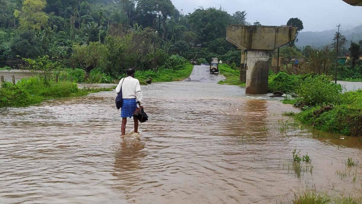 Fear grips residents living on river banks during monsoon