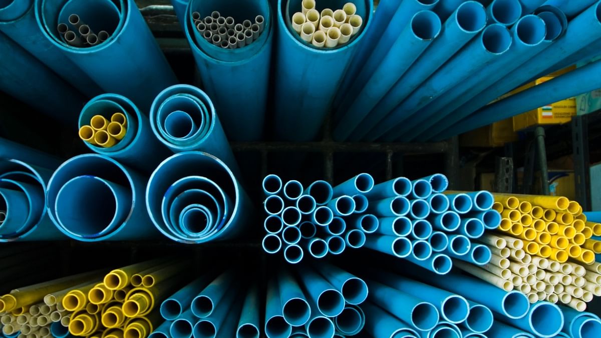Draft notification on banning plastic of less-than-100-micron thickness issued, Centre tells Supreme Court
