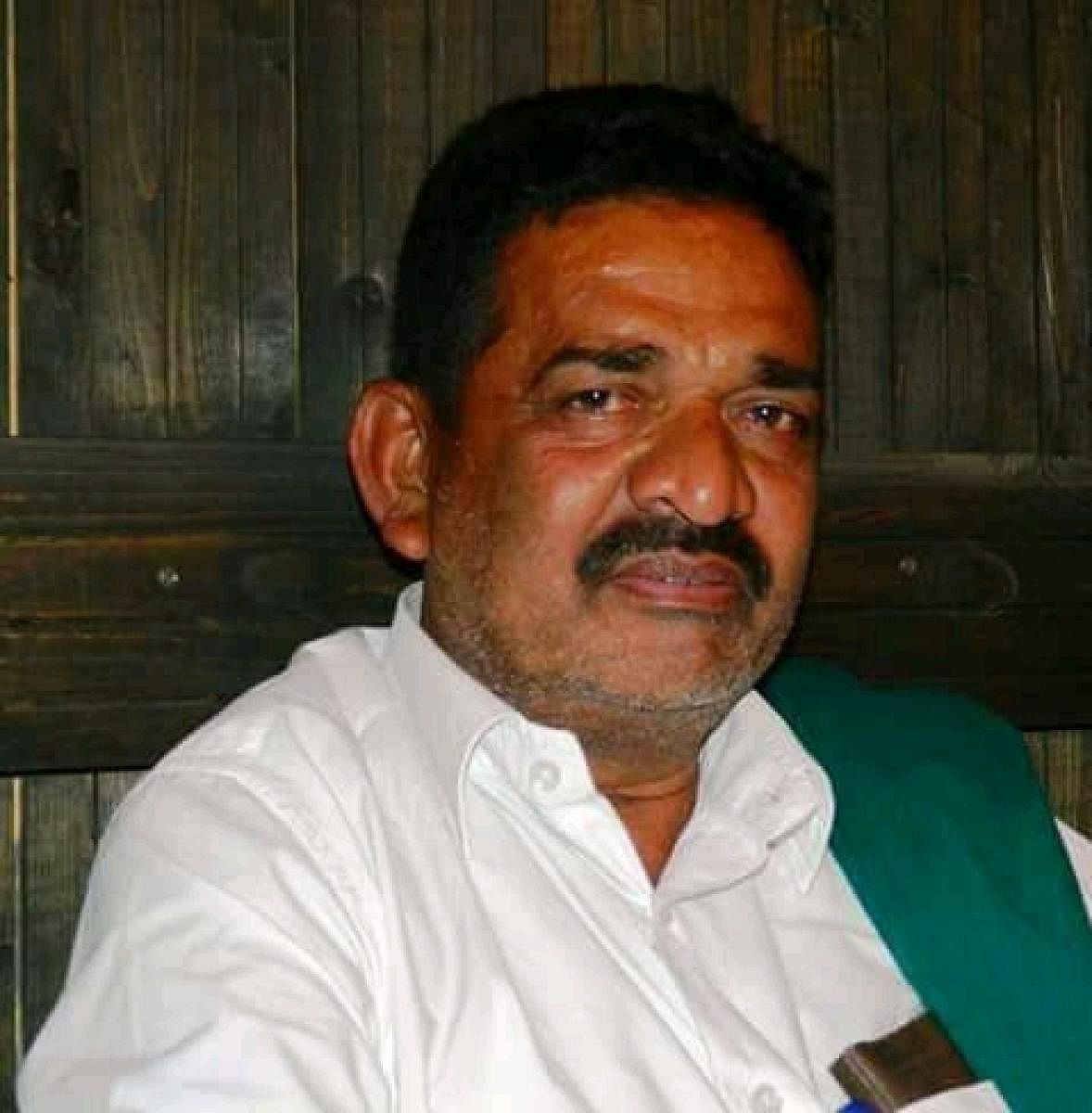 Raitha Sangha leader dies of snake bite