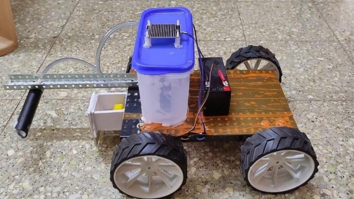 PES students design low-cost robot for sowing, sprinkling
