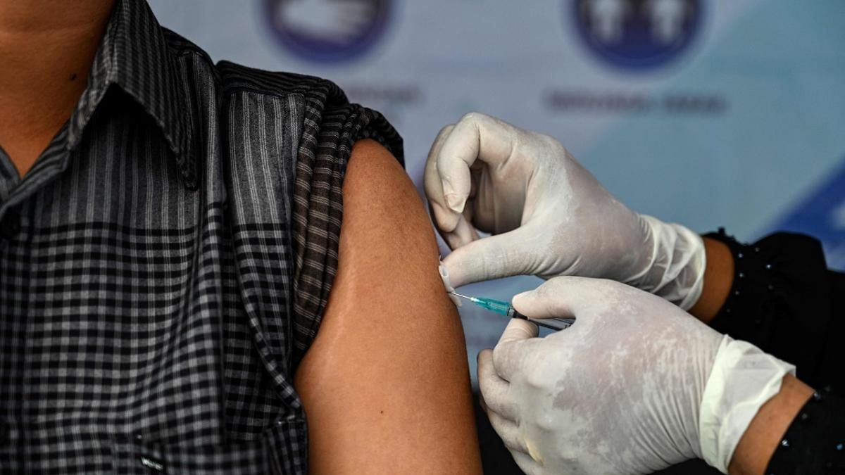 Man gets two vaccine doses within minutes in Dakshina Kannada district