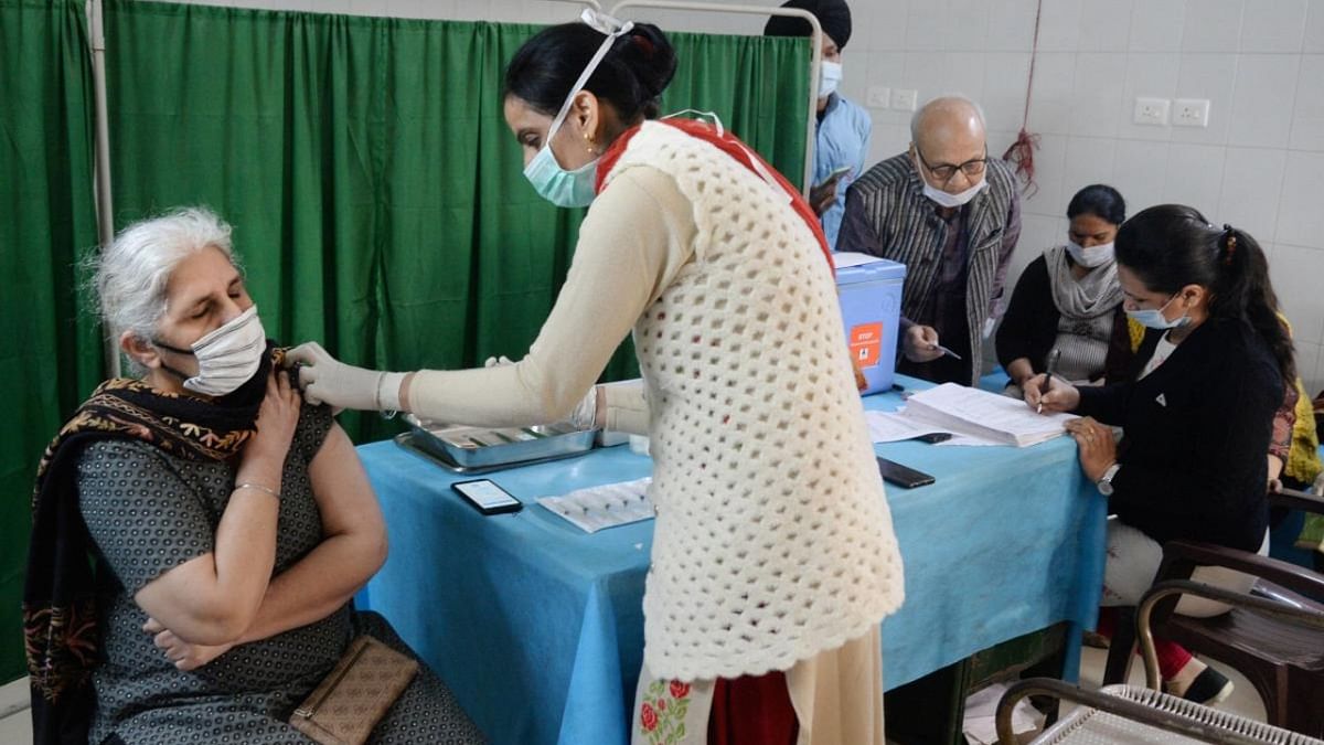 India should reject a blanket vaccine mandate, adopt a decentralised policy
