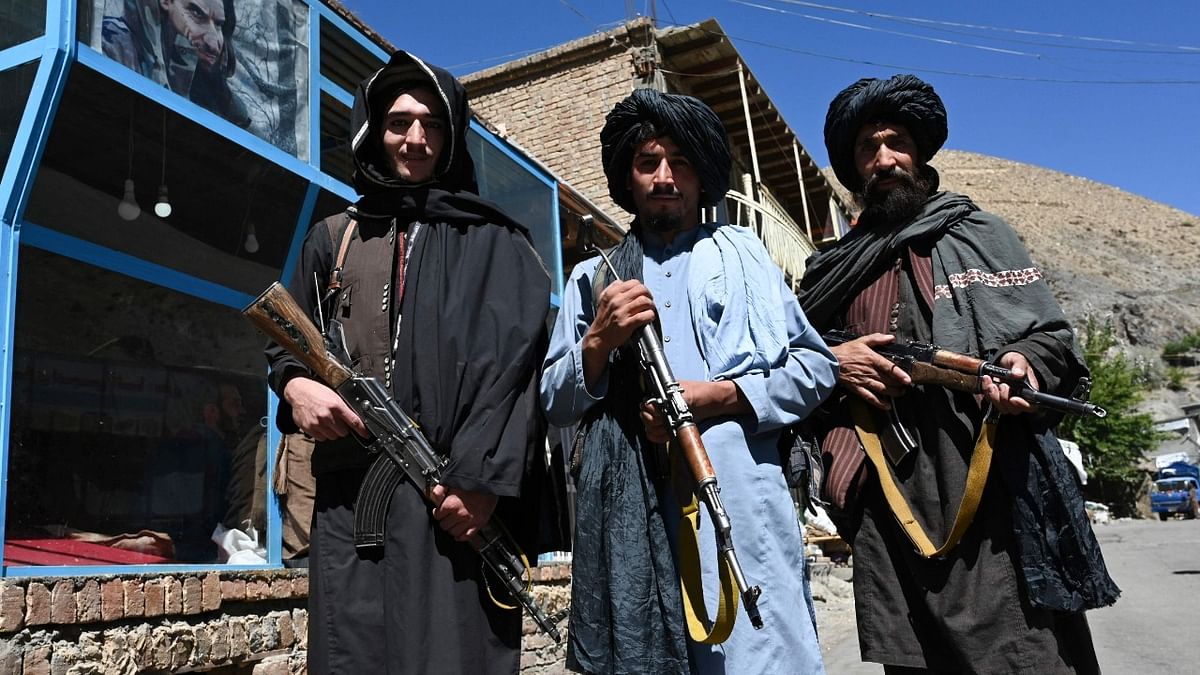 Taliban hand over seized cash, gold to Afghan central bank