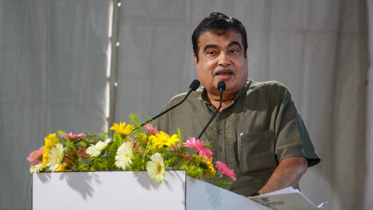 Small cars too need adequate number of airbags to ensure safety: Gadkari