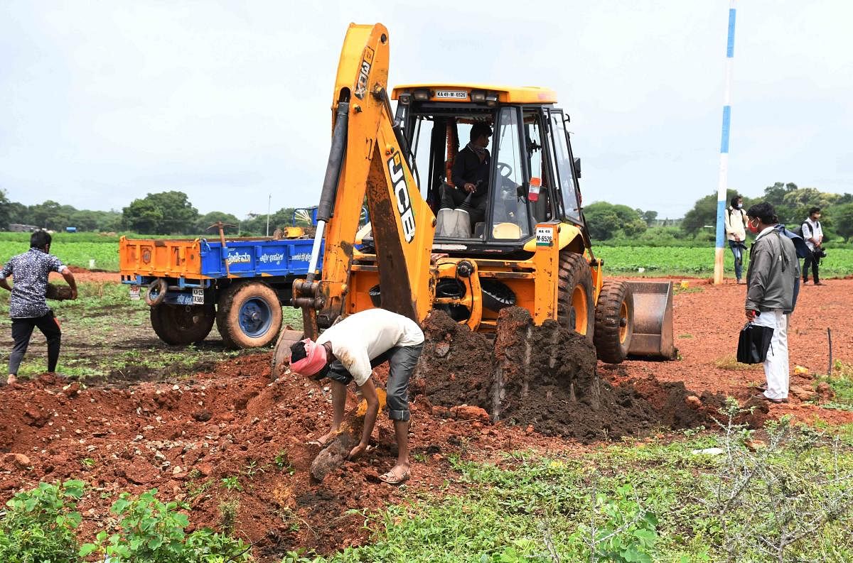 Karnataka ministers take contradictory stands on illegal layouts