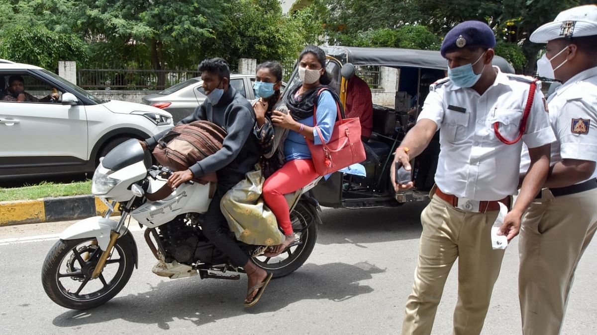 'Absence of traffic constable at junctions doubles violations'