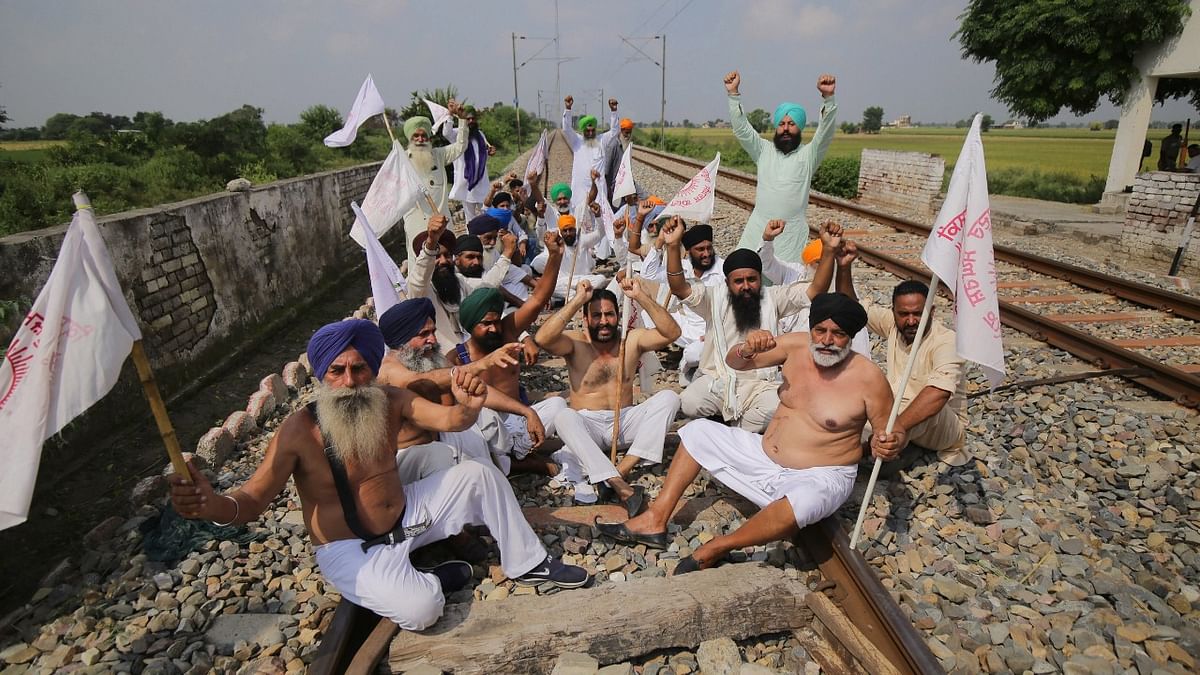 Bharat Bandh against farm laws disrupts lives in pockets, highway blockades and train 'rokos' in places