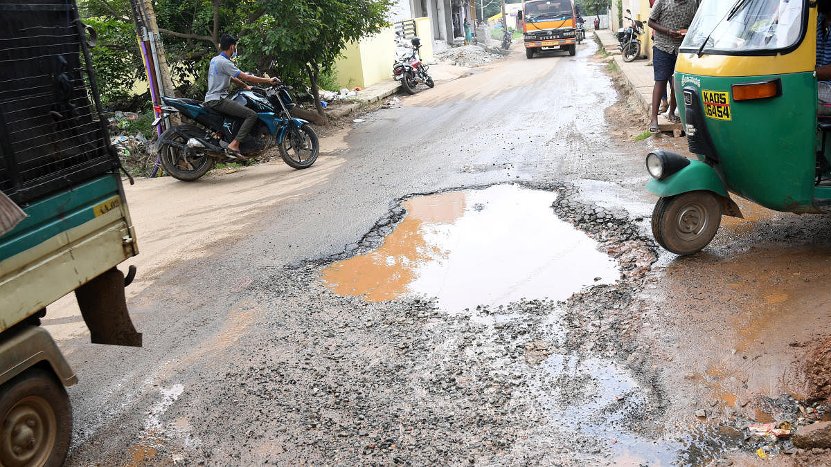 The science behind potholes
