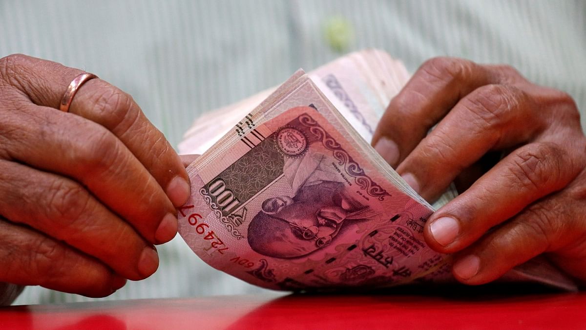 First time in 4 years, MFIs overtake banks in microlending with 40% share
