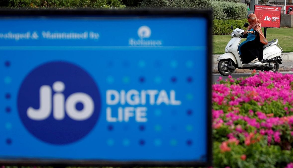 Jio network down for many across India, users throng Twitter to complain