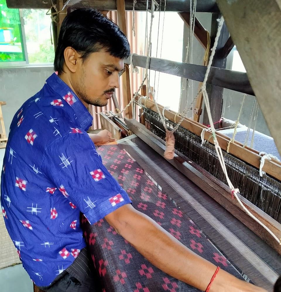 Initiative to market handloom products 