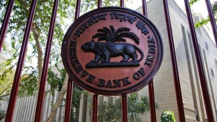 RBI slaps penalty of Rs 1 cr on SBI, Rs 1.95 cr on Standard Chartered Bank