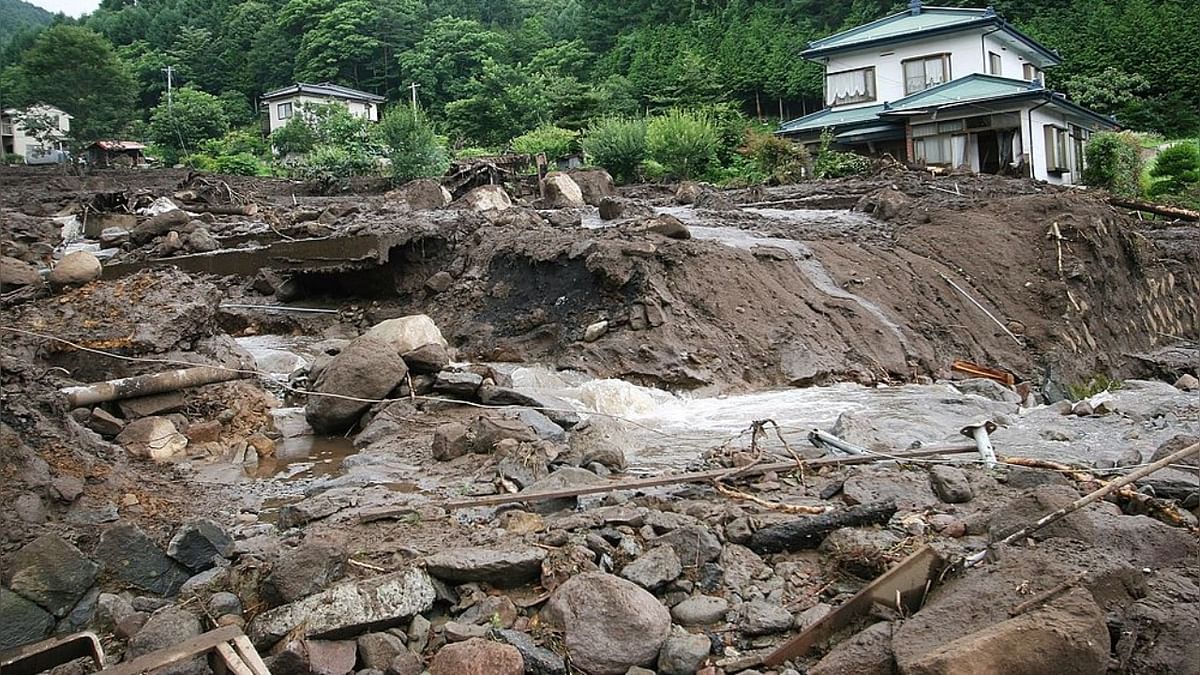 Three killed in mudslide in J&K's Pulwama
