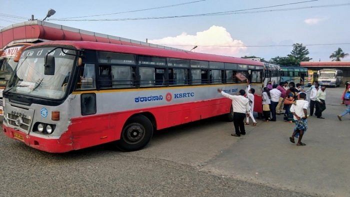 Passengers who play music on speaker on KSRTC buses to be deboarded