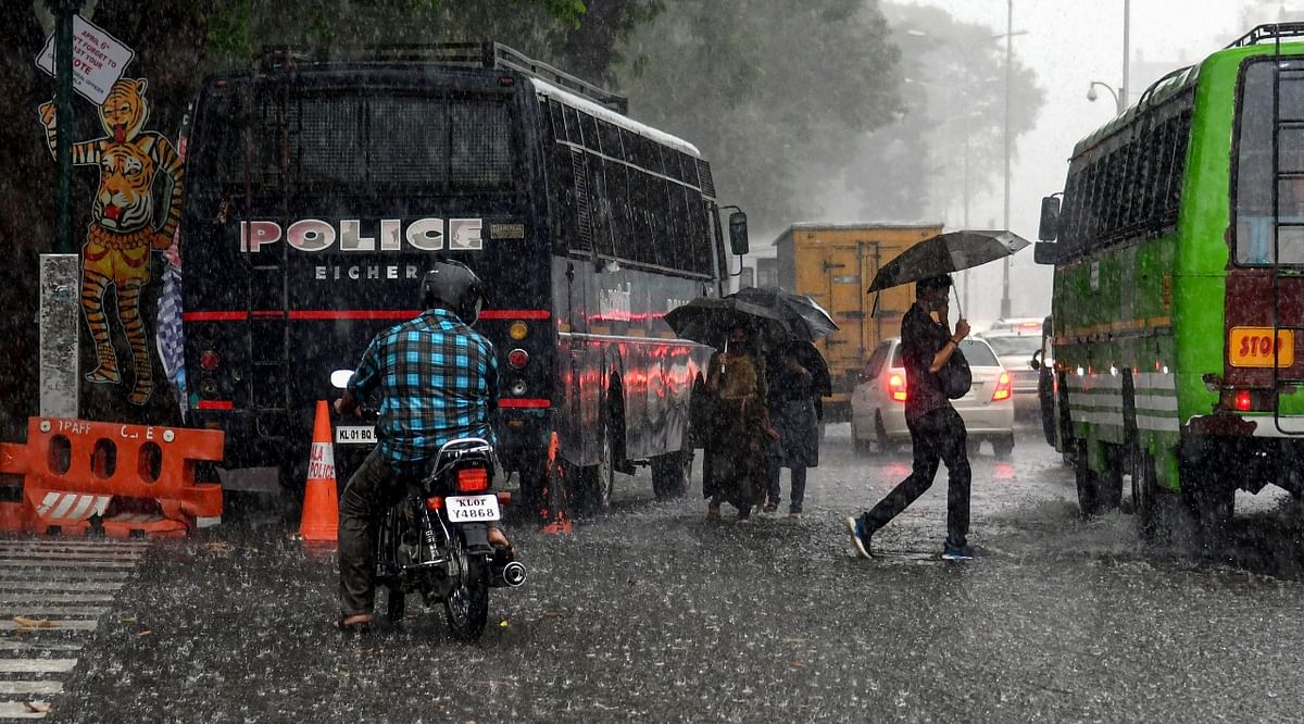 Heavy rains continue in Kerala; restrictions imposed at Sabarimala