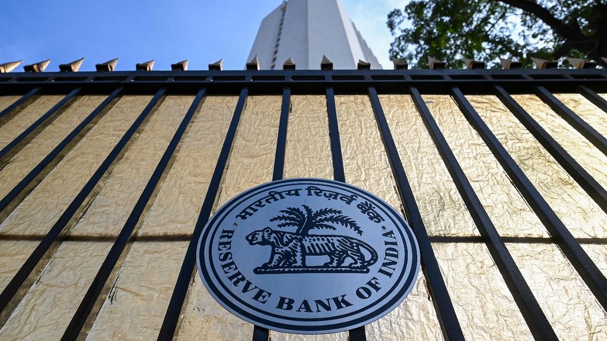 Cooperative societies can't use 'bank' in name: RBI