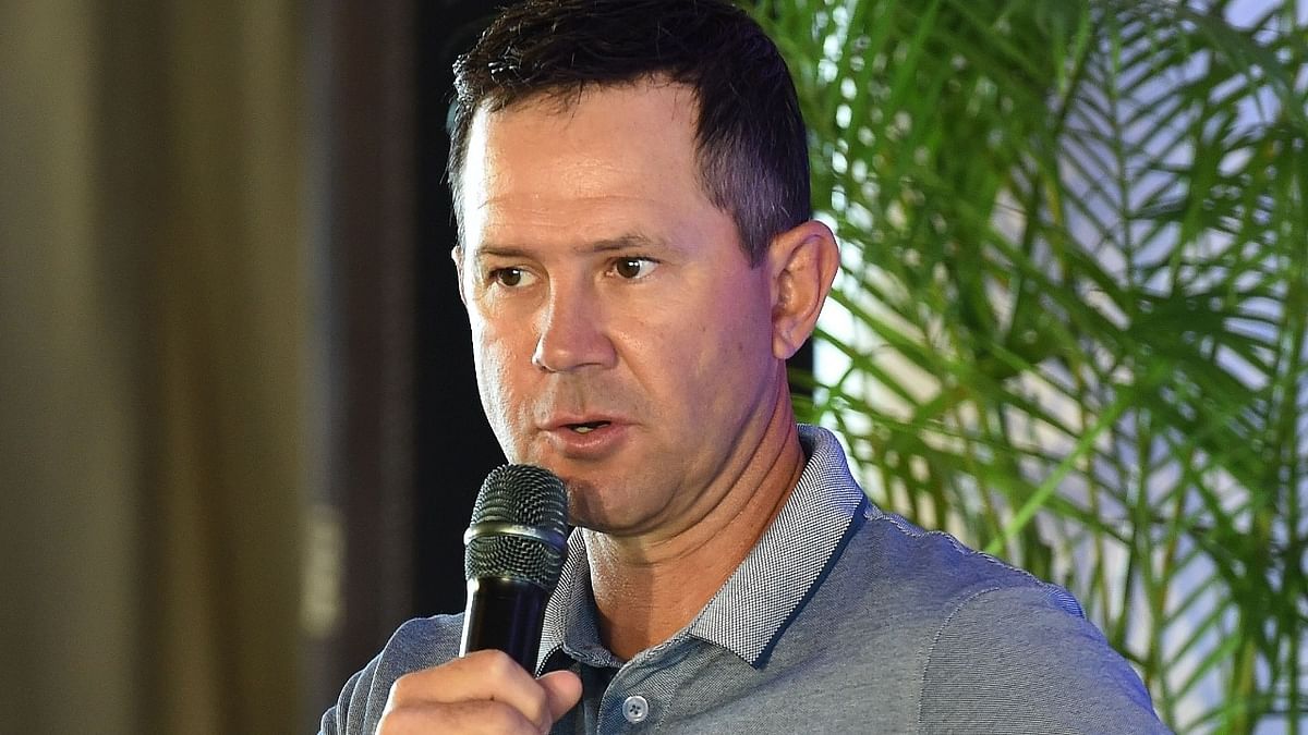 Ponting questions England decision to select Woakes over Wood
