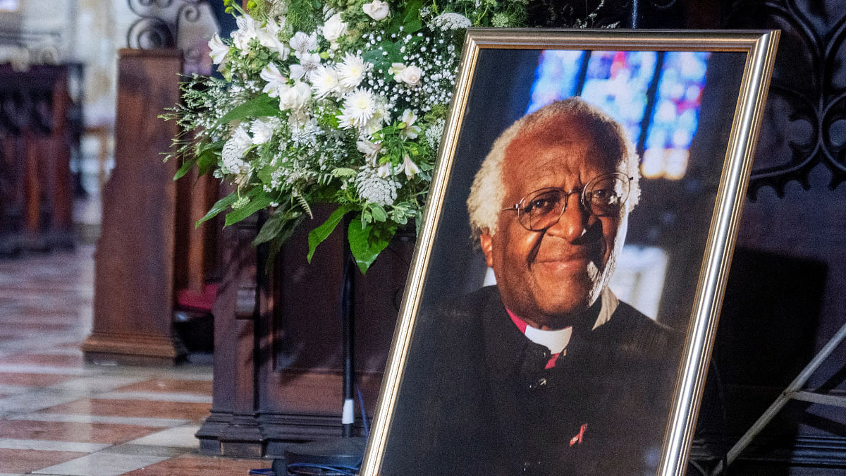 Desmond Tutu's ashes buried in Cape Town cathedral