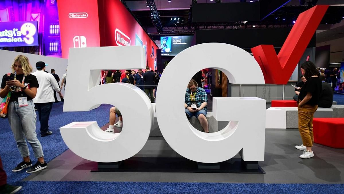 US seeks new 5G delay to study interference with planes