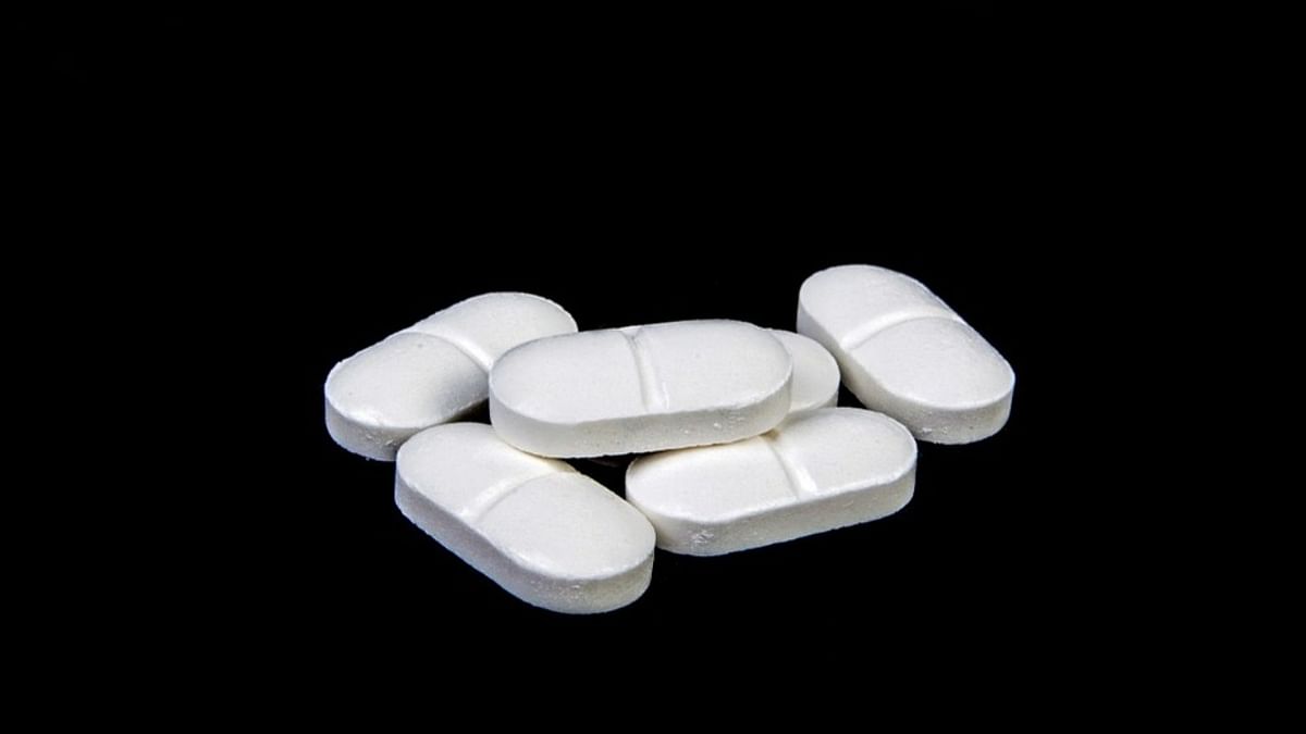 Doctors advise teens against taking paracetamol after Covid-19 jab