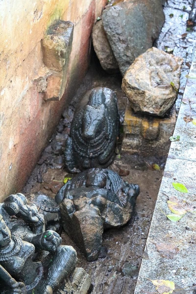 Sculptures from Ganga period found at Someshwara temple
