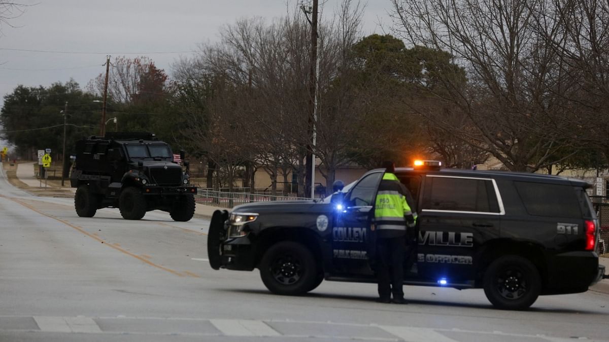 US man takes hostages at Texas synagogue, demands Pakistani prisoner be freed