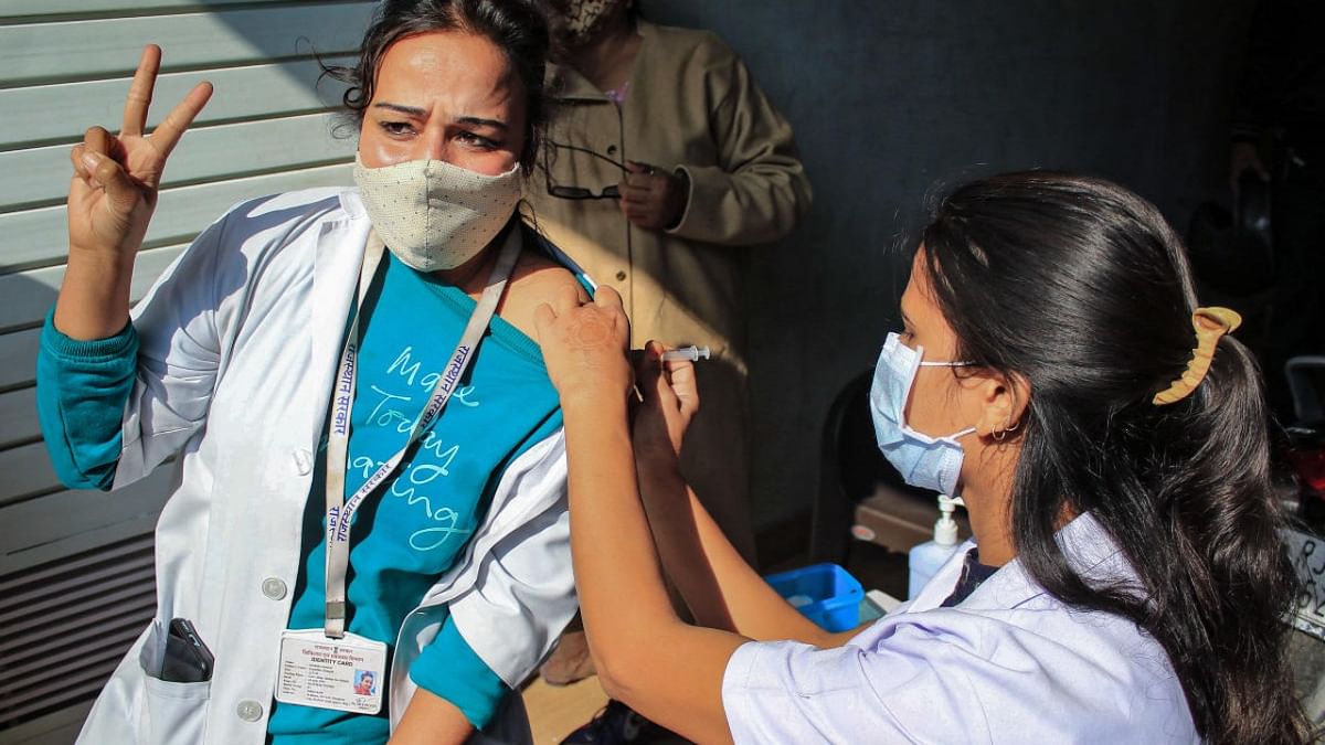 Over 50 lakh healthcare, frontline workers taken precaution dose of Covid-19 vaccine