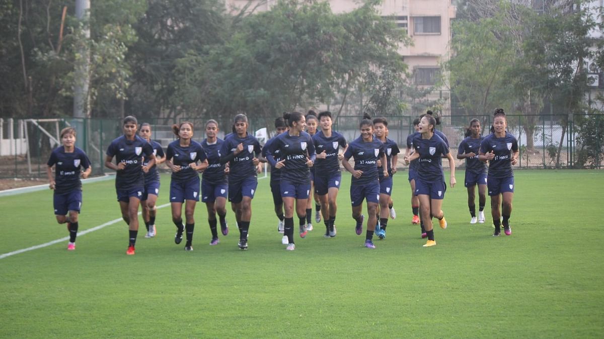 Chhetri, teammates welcome stars of Women's Asian Cup