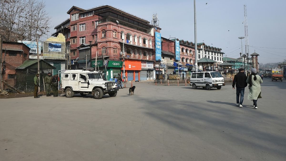 Terrorists hurl grenade towards Police Control Room in Srinagar