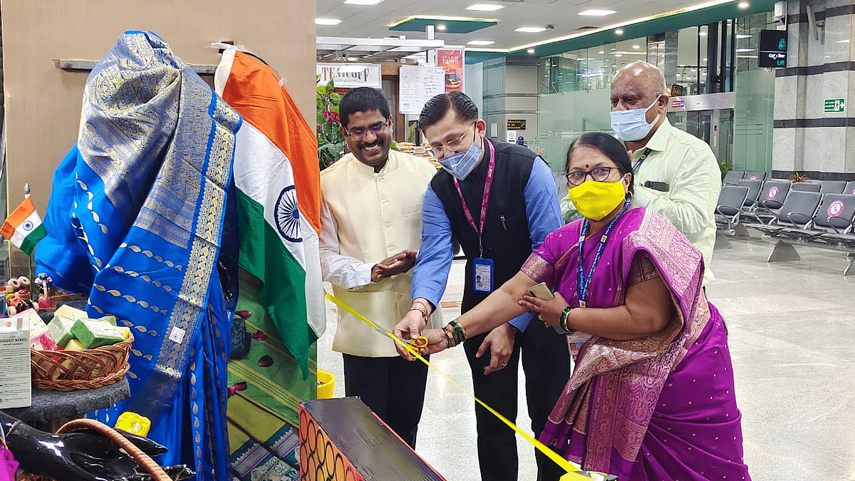 KVIC unveils the unique ‘Khadi Kiosk’ in Mangaluru