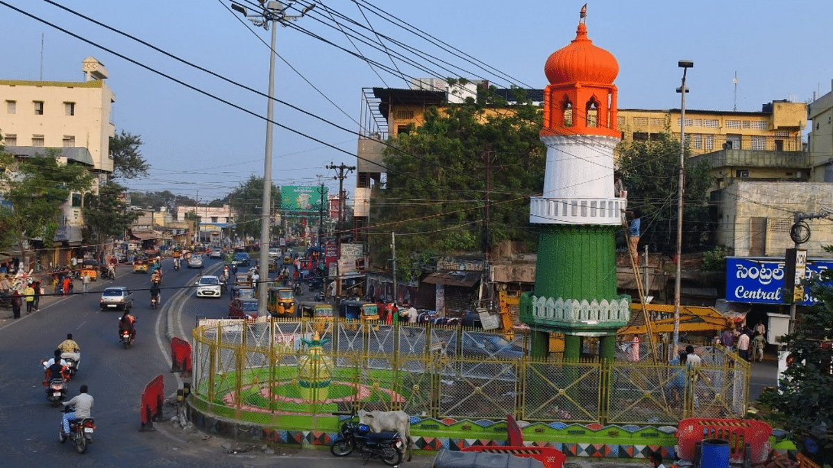 Guntur's Jinnah tower adorned with tricolor to keep communal flare-up at bay